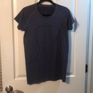 LuLu Lemon Athletic short sleeve t shirt